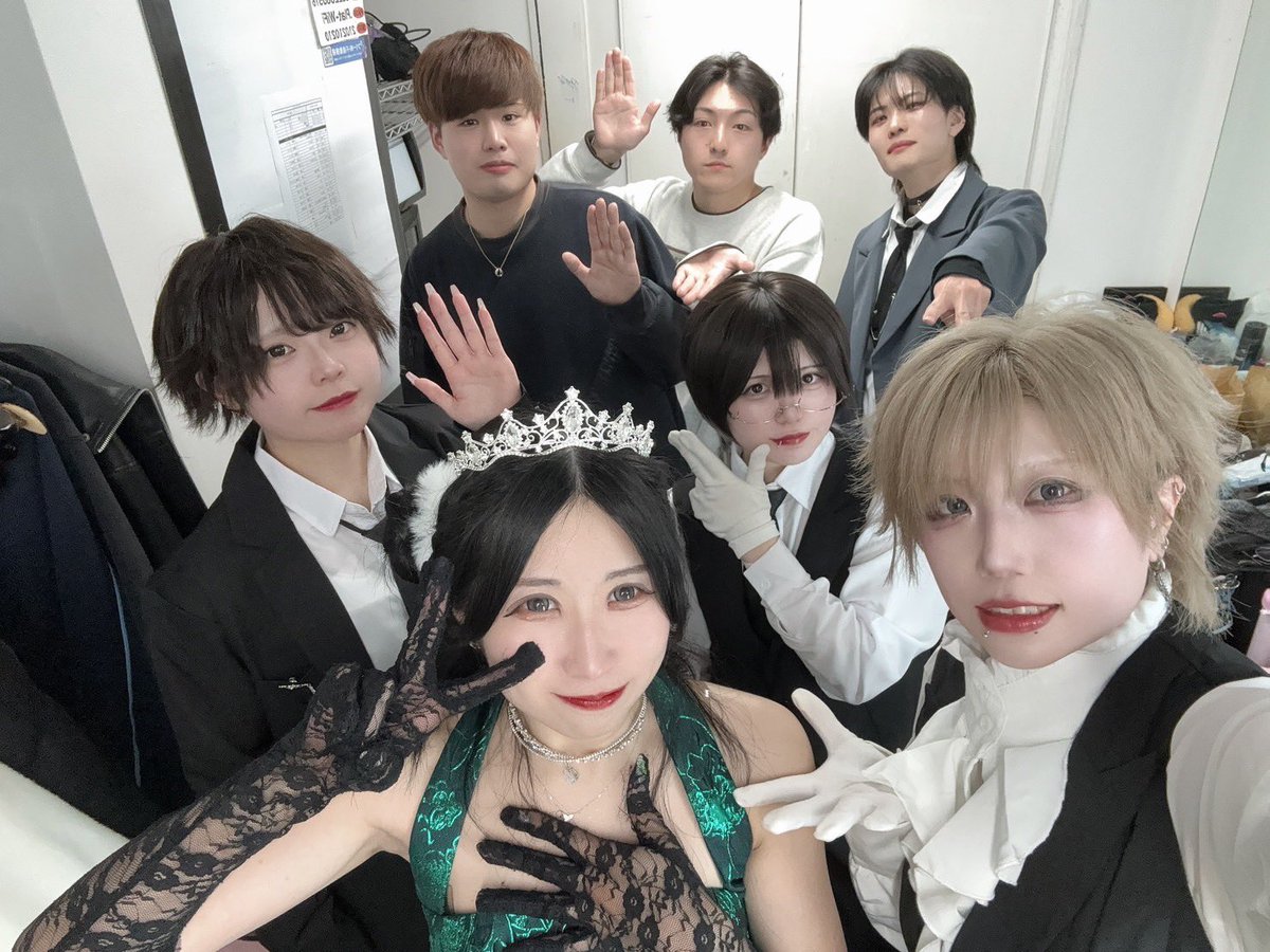 suz_zz7's tweet photo. みんなから貰った誕生日プレゼント🎁
チームアルテリアバンドver.🎸
執事テリア🐑
僕ライさんがすずのために執事にっ︎🫶 https://t.co/w0VnYoqdn9
