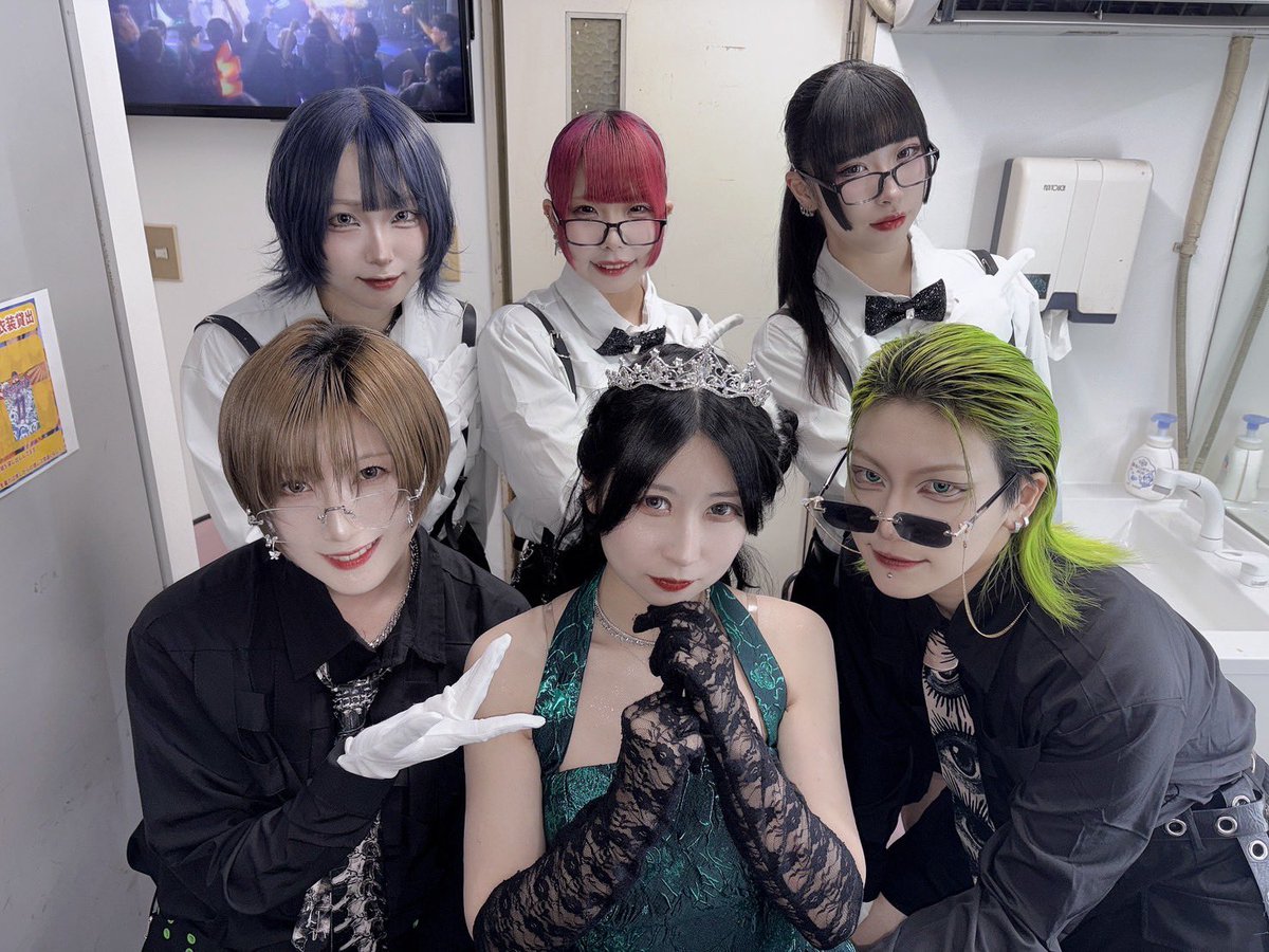 suz_zz7's tweet photo. みんなから貰った誕生日プレゼント🎁
チームアルテリアバンドver.🎸
執事テリア🐑
僕ライさんがすずのために執事にっ︎🫶 https://t.co/w0VnYoqdn9