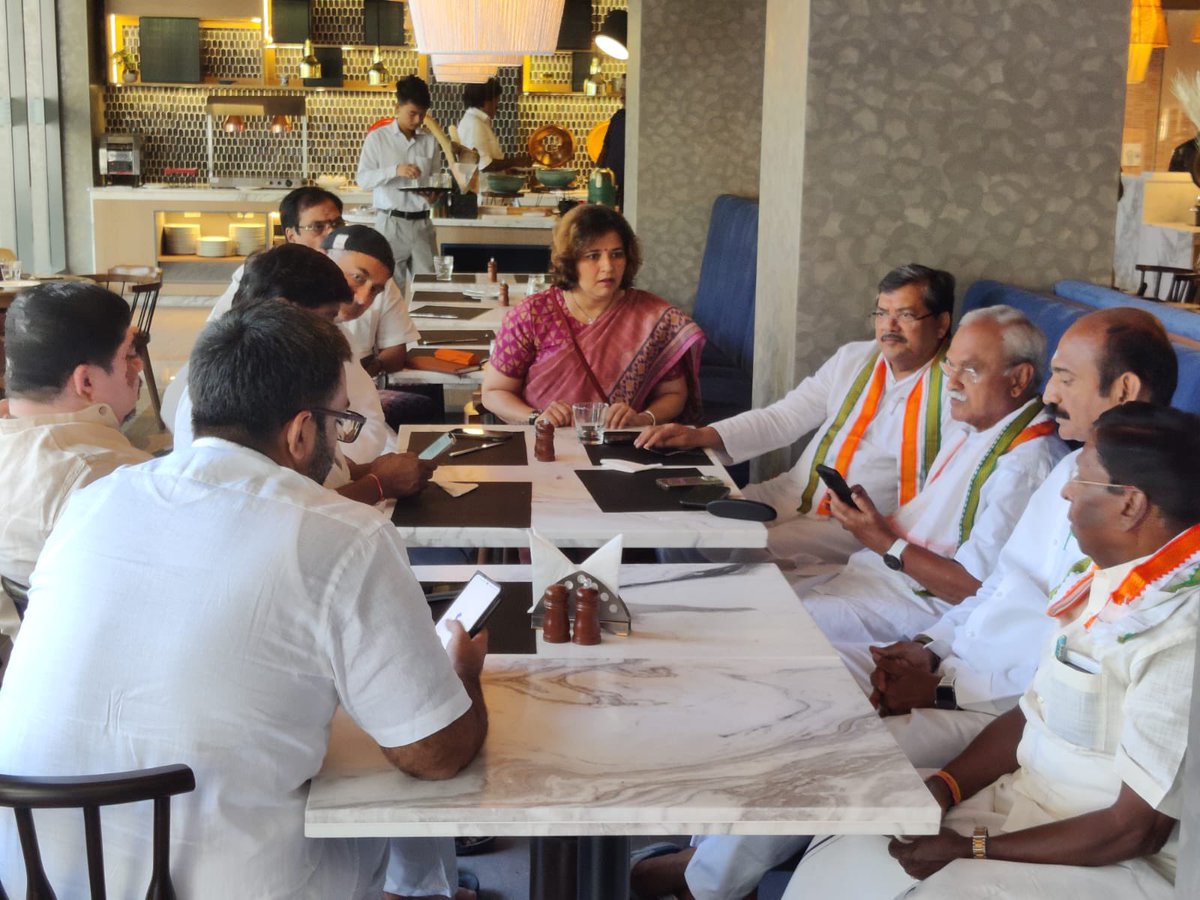 DrAnjaliTai's tweet photo. Discussion and planning for the Congress President Shri Mallikarjun Kharge Sirs visit to Puducherry for the election campaign of INDIA alliance candidates.

Senior Observers MP Shri @MukulWasnik ji, Deputy Chief Minister of Telangana Shri @battivikramarka  ji, Transport Minister of Telangana Shri @Ponnam_INC  ji, MLA Shri @qazinizamuddin ji, PCC President Puducherry Shri @Ve_Vaithilingam ji, CLP Shri @VaithianathanM_ ji, EX CM Shri Narayanswamy ji, TNCC GSO Shri K Thanikachalam ji.

#CongressForPuducherry 

@INCIndia @INCPuducherry @kharge @kcvenugopalmp @girishgoaINC