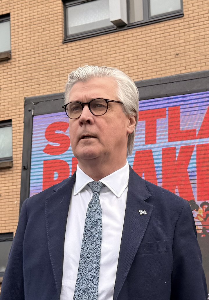 heraldscotland's tweet photo. Malcolm Offord, Reform UK's leader in Scotland, has been accused of 'racist scaremongering' by Scottish Greens MSP Patrick Harvie 👇

𝘐𝘔𝘈𝘎𝘌: 𝘊𝘳𝘢𝘪𝘨 𝘔𝘦𝘪𝘨𝘩𝘢𝘯/𝘗𝘈 𝘞𝘪𝘳𝘦/𝘗𝘈 𝘐𝘮𝘢𝘨𝘦𝘴 https://t.co/HqNdZnKslL