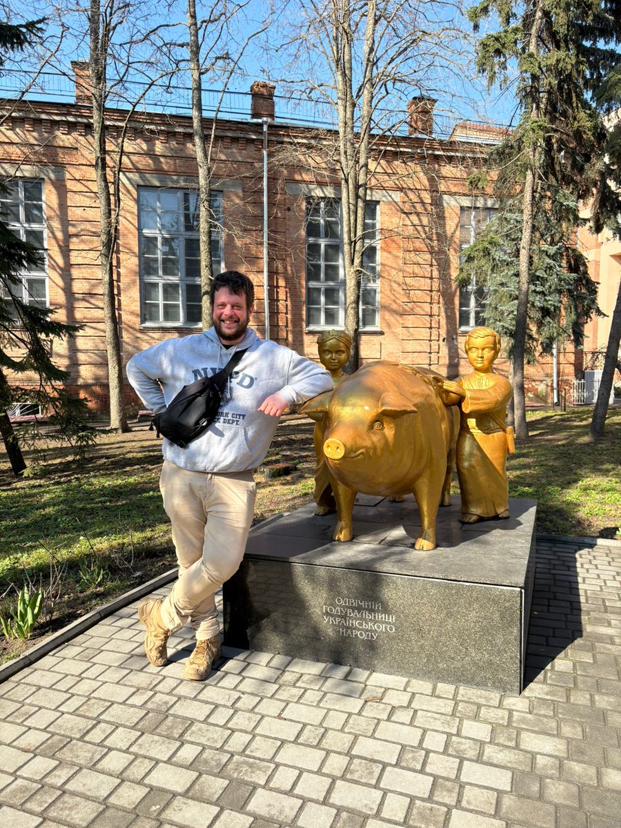 Спірін, молодша медична сестра tweet media