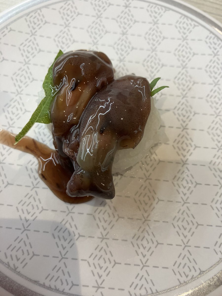 寿司を食ったことをここに報告する。