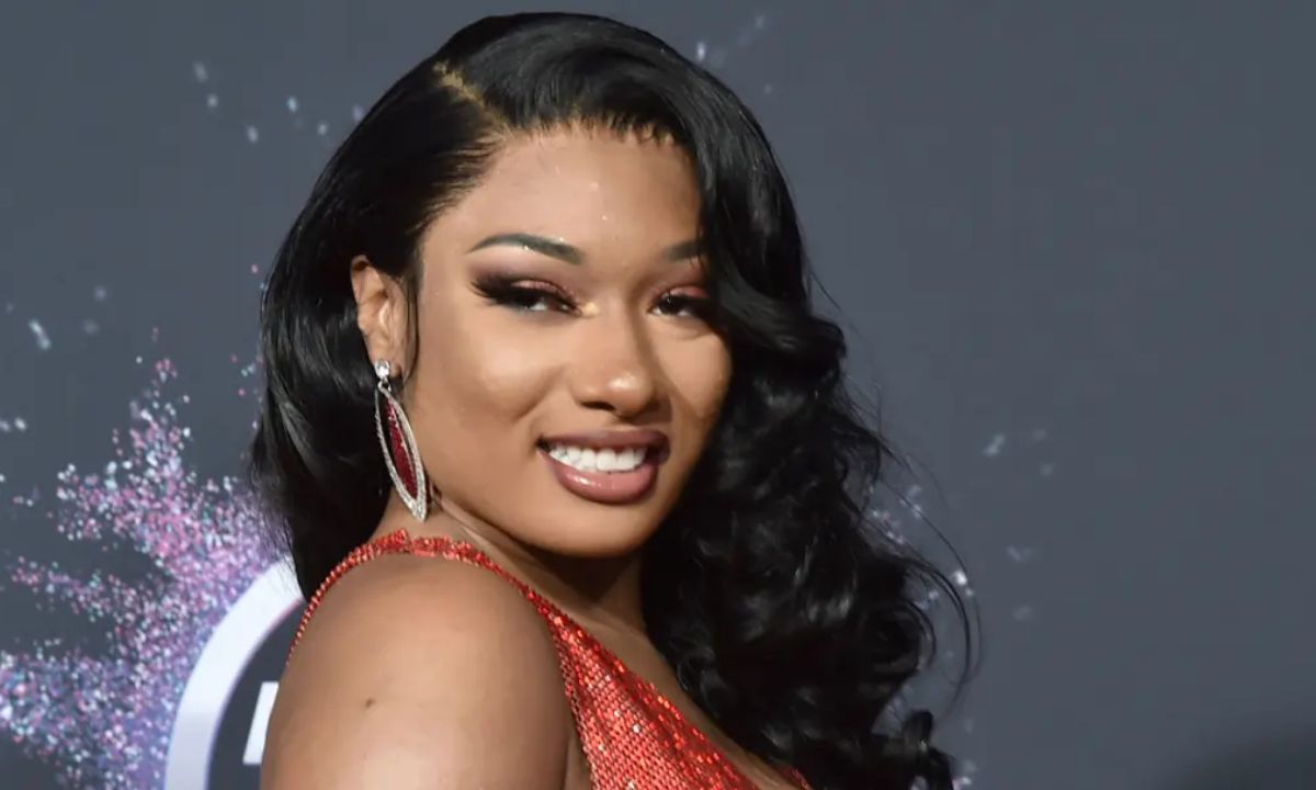 thehauterrfly's tweet image. Megan Thee Stallion Falls Sick Mid-Performance During Broadway Show, Hospitalised. Get Well Soon! -  hauterrfly.com/entertainment/… 
#BroadwayShow #Entertainment #MeganTheeStallion #MeganTheeStallionNews #MeganTheeStallionSick #MoulinRouge!TheMusicalOnBroadway #NewYorkCity