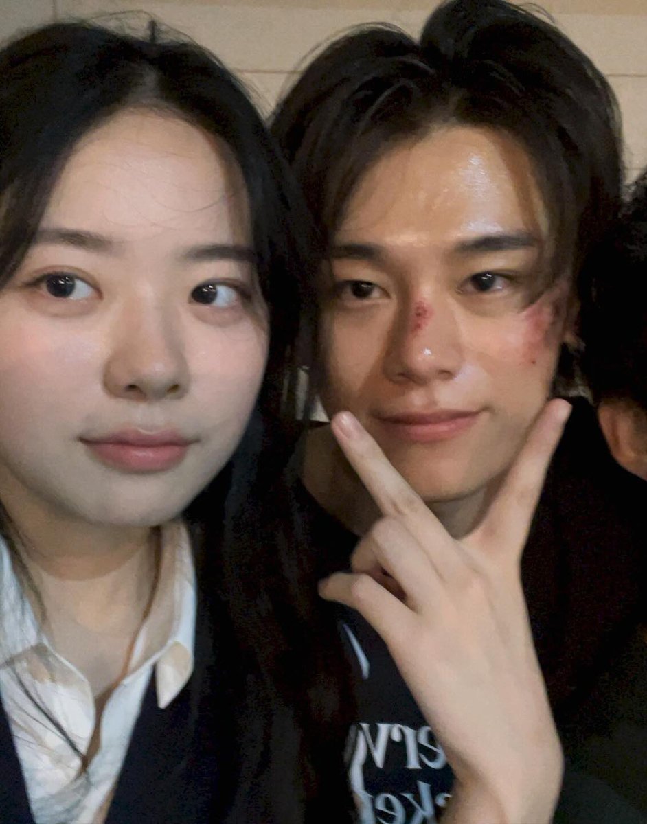 ..아리 tweet media