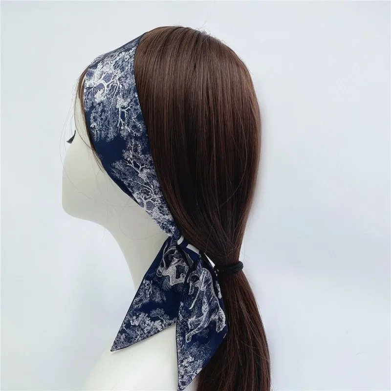 Alexis258111's tweet photo. 🥰Reps Designer Fashion Letter Print Long Hairband

💰💕Price: US$8.59👉https://t.co/E4VNE99JhV😘Style: Fashion
#hairband #dior #fashion #repsaccessory #onlineshopping https://t.co/qaVVcyiDg9