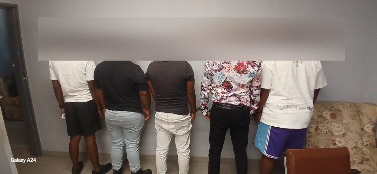 Abramjee's tweet photo. A Police multi-task team arrested 10 suspects comprising of one female and nine males for alleged fraud in Odendaalsrus, Free State. 

This is after a 47-year-old female applied for a bank loan using fraudulent documents.

It is reported that on Wednesday, 01 April 2026, police were alerted to a suspicious loan application at a financial institution in Odendaalsrus. 

The bank manager informed the police that the loan application for the amount of R250 000 was provisionally approved and awaiting security checks. 

It was, however, discovered that the salary advice submitted by the applicant was fraudulent. 

The information was operationalised between the financial institution and the police.

Upon the return of the applicant to the financial institution, preliminary investigations were conducted and revealed that all three salary advices supplied by the female suspect were falsified. 

Further investigations revealed that the female was working with a syndicate alleged to be from the Gauteng Province and had already defrauded several other financial institutions.

A team comprising of Odendaalsrus Visible Police Unit, Detective Branch, Welkom K9 Unit, and Lejweleputswa District Highway Patrol was mobilised. 

The description of all the suspects and vehicles they were using was obtained and operationalised.

Following a thorough observation, the two vehicles matching the description were spotted with the drivers inside both vehicles. 

The other suspects were spotted in the park and were subsequently apprehended by police. 

The one driver who managed to get away was ultimately traced and arrested in Welkom.

The suspects were arrested, and police confiscated several bank cards that were found in their possession. 

The two vehicles, a silver Suzuki 7 seater and a white Toyota Tazz, were also confiscated and booked in as evidence. 

The matter will be investigated by the Welkom Commercial Crimes Unit.

On assuming his role as the Provincial Commissioner of the Police in Free State, Lieutenant General Thabang Solomon Lesia identified organised crime as one of the priorities. "We will employ all uncompromised efforts to fight organised crime in the Province," declared the General.

The 10 suspects, aged between 23 and 49, are expected to make their first appearance in Odendaalsrus Magistrate’s Court on Tuesday, 07 April 2026, on Fraud charges.