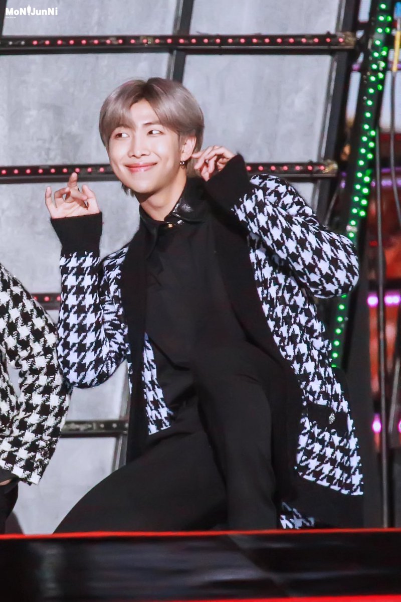 hourly namjoon bot tweet media