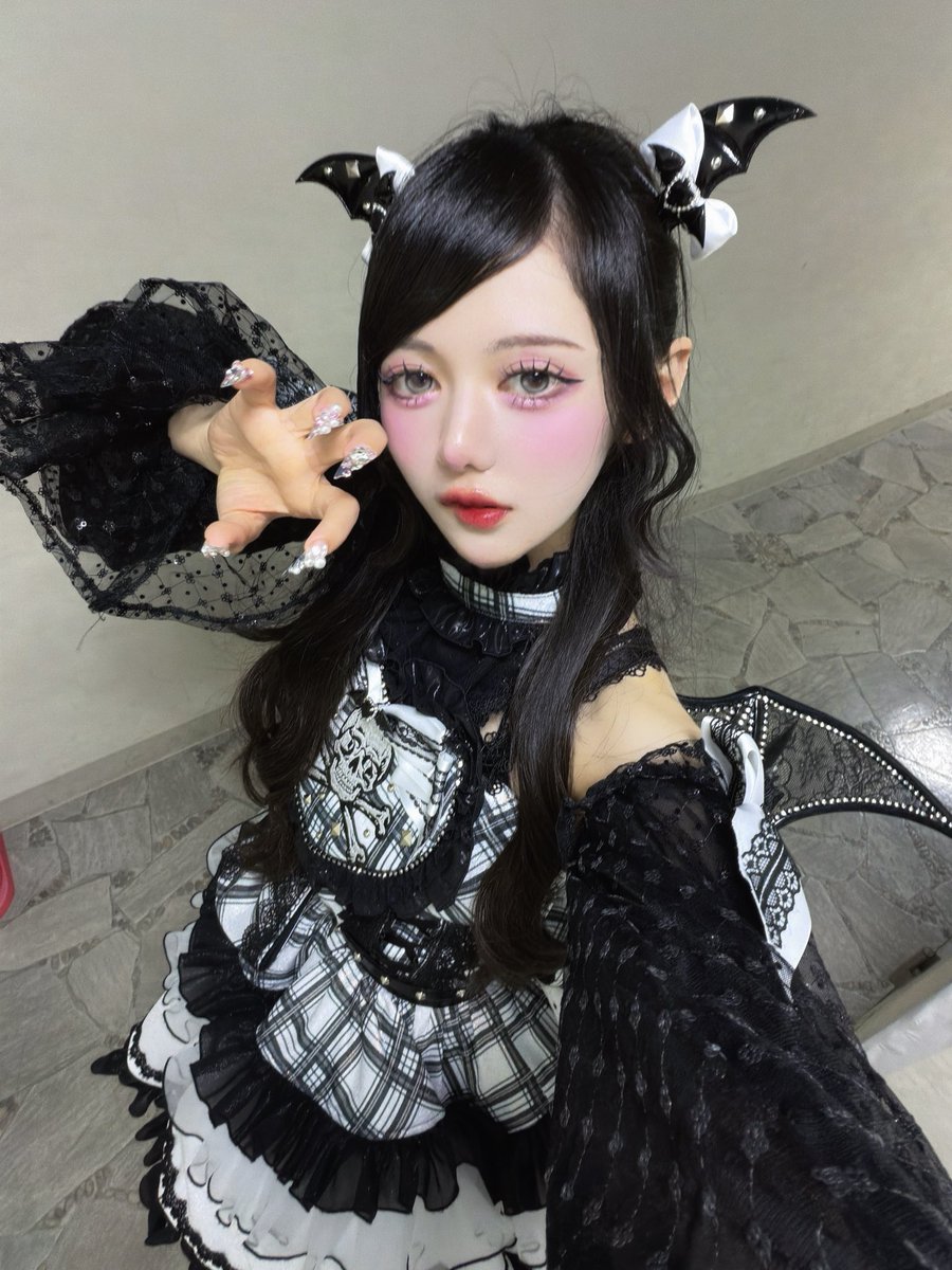 白咲りこ。 tweet media