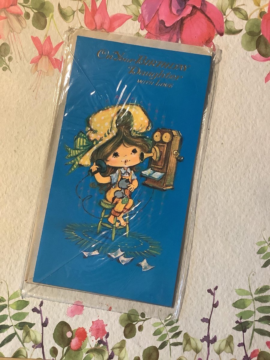 WatsonsVintage's tweet photo. ONLY ONE AVAILABLE! RARE Vintage circa 1970s Daughter Birthday Card -Cute Victoria Plum Style Girl using the Telephone with a Cat on her lap Design - Sweet Verse https://t.co/ifz46OdStB via @Etsy #VintageCards #BirthdayCards #Daughter #VictoriaPlumStyle #kitsch #70snostalgia https://t.co/1wHif7Qjn4