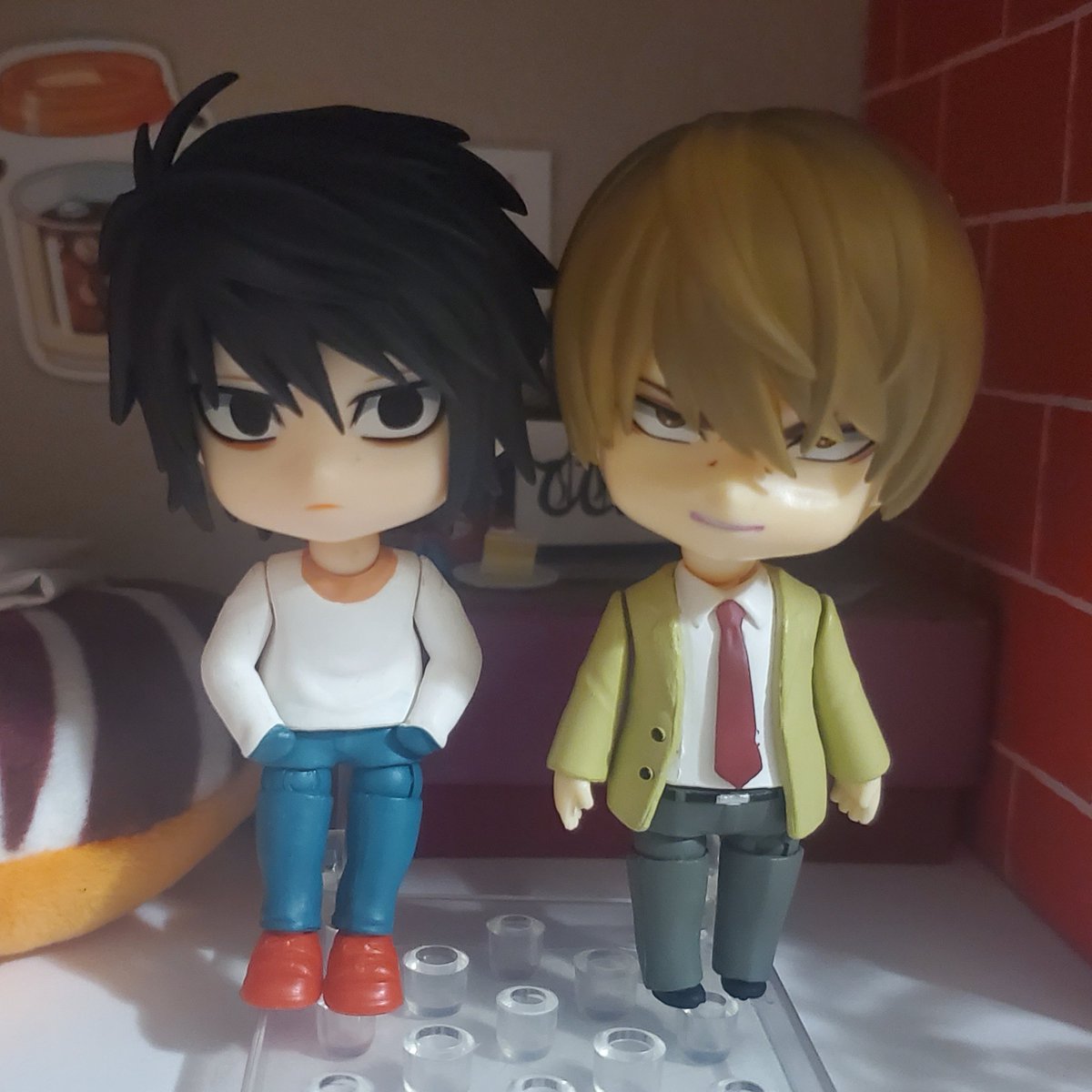 Light forces autistic man into sensory discomfort by threatening to throw out his dinner if he doesn't wear shoes (it worked)