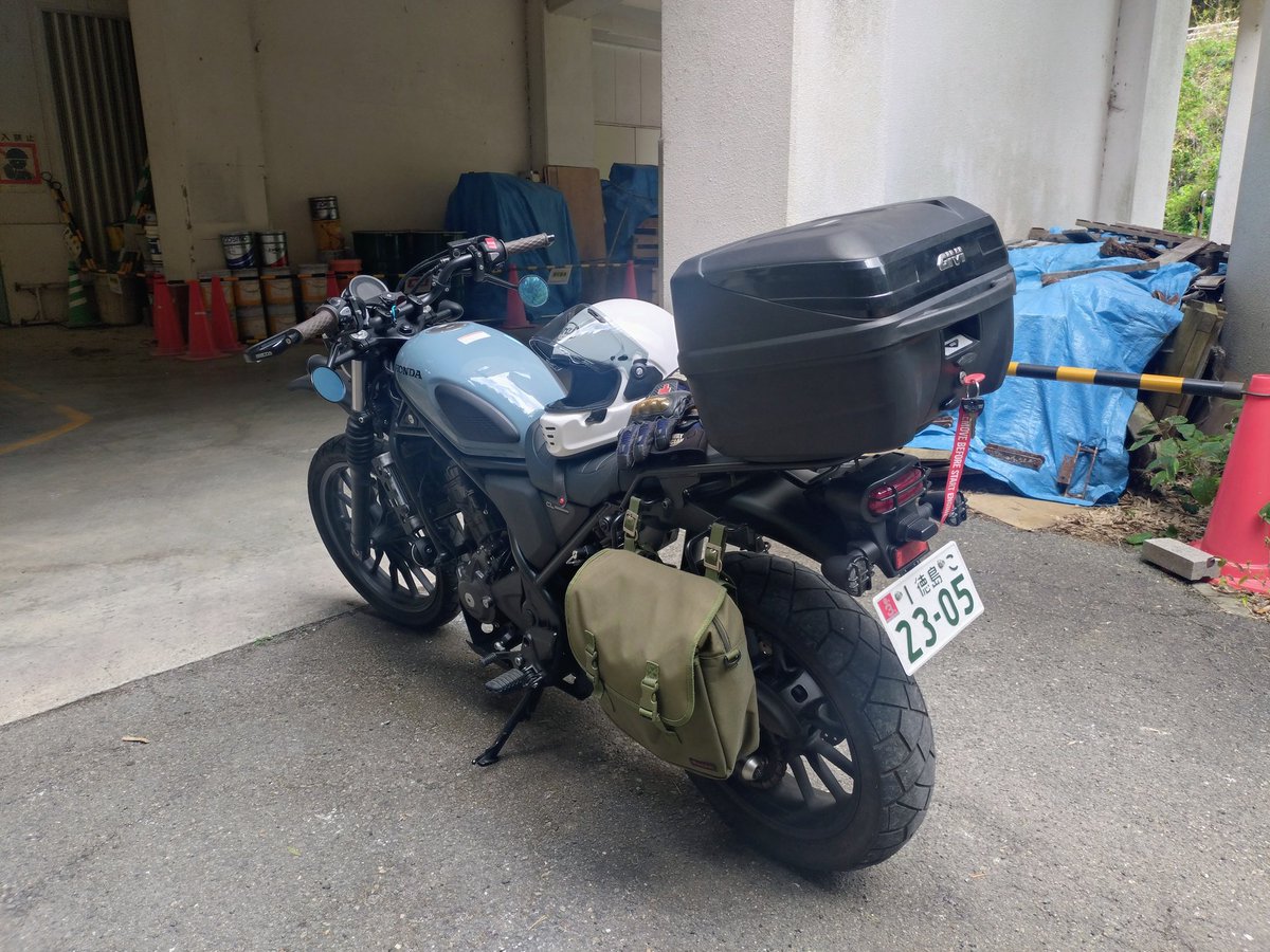 kouji4532's tweet photo. CL250にアドレスで使用していたリアBOX取り付け⋯
ダサいけど買い物に便利ｗ https://t.co/ck3Ghm4Lec