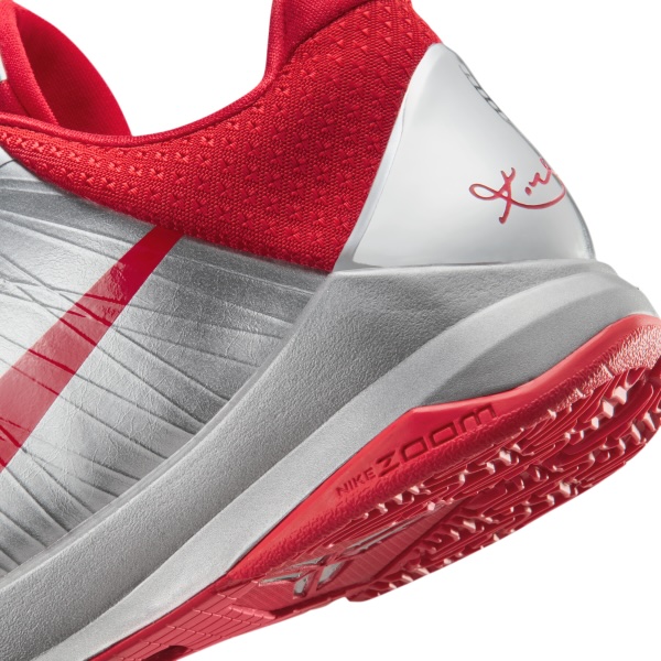 JustFreshKicks tweet media