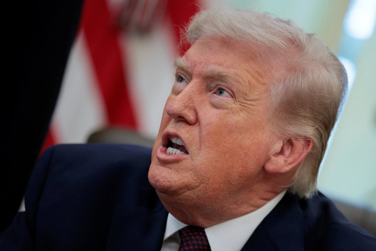 “Iran sẽ đáp trả bằng những hành động tàn khốc, quy mô lớn và mang tính hủy diệt hơn nữa,” phát ngôn viên cảnh báo, đồng thời ám chỉ rằng các cuộc tấn công trước đó mới chỉ là bước khởi đầu.

Bên cạnh đó, Tehran cũng bác bỏ nhận định của ông Trump