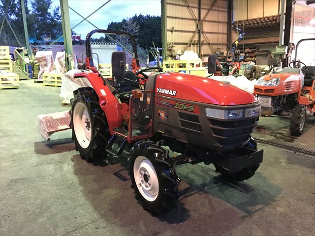 chukonoki's tweet photo. 中古トラクター　ヤンマー　US328　新品ハンマーナイフモアMK165付きが、埼玉県に出荷されました。
商品詳細はコチラ→https://t.co/zdGE15HUwF https://t.co/jevEzcXnUk