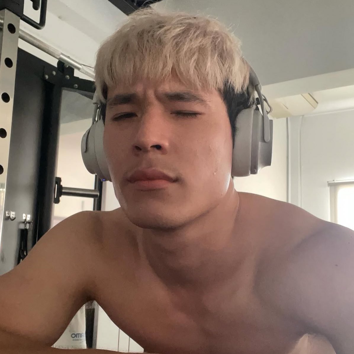 kit : scent #1 defender 🌺 tweet media