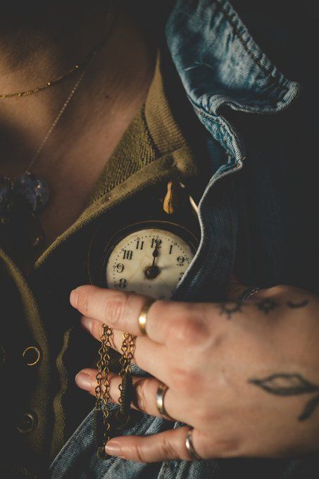 Gm! So great to see 4 editions collected of my new collab piece with <a href="/growthrev/">_growth revolution |</a>! 🔥 

This concept was Rev's that she shared with me shortly before I was due to visit. So honoured that she trusted me to collaborate and shoot it with her.

_I can't feel my heart 
So far from