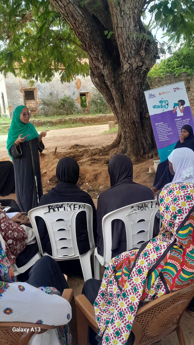 Niponisikike002's tweet photo. The same goal, new month.

Niponisikike keeps on making spaces for young women and girls to talk, study, &amp; grow. Through discussions on education for girls, we are inspiring them to have hope for better futures and take decisive action toward them.

Their opinions are important. https://t.co/eUsoi9QYep