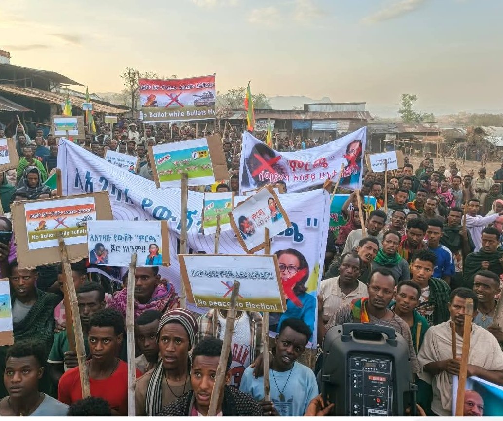 Ethiopia: Widespread protests across the Amhara Region condemning the regime’s decision to hold elections during an ongoing and devastating war. 
Protesters chanted: “No peace, no election” and “The ballot and the bullet cannot be pursued simultaneously"
