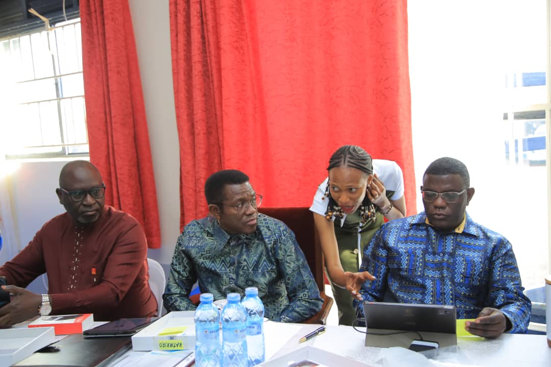 cpmayiga's tweet photo. Tutandise olunaku olwokubiri olw'olusirika lw'Abakulembeze mu Bwakabaka nga twongera okukuba ttooci mu bye tusobodde okukola ne bye tulina okukola mu maaso.

Mbajjukiza nti mu byonna bye tukola, tuteekwa okweteekateeka ate n'okwebalamu oluvannyuma lw'ekyo ekiba kikoleddwa. #SitulaOmutindo