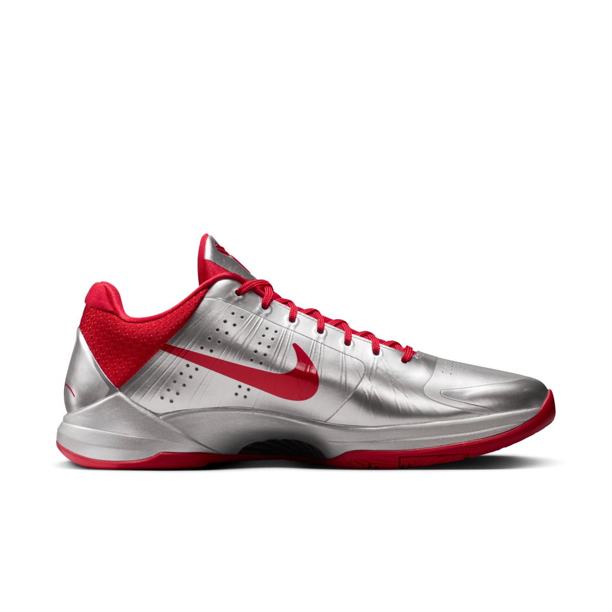 JustFreshKicks tweet media