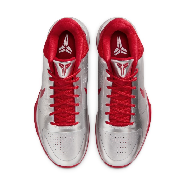 JustFreshKicks tweet media