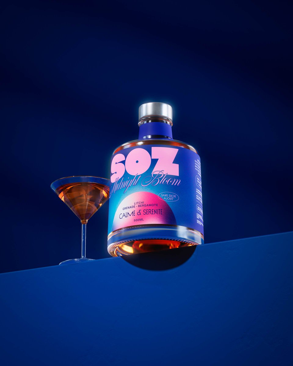 packagings's tweet image. SOZ throws out the muted tones and clean minimalism that most wellness brands hide behind and goes full Miami Vice instead.

packagingoftheworld.com/2026/04/soz-na…

#mocktail #packagingdesign 

Art Direction &amp;amp; Graphic Design: Daniela Barrio de Mendoza