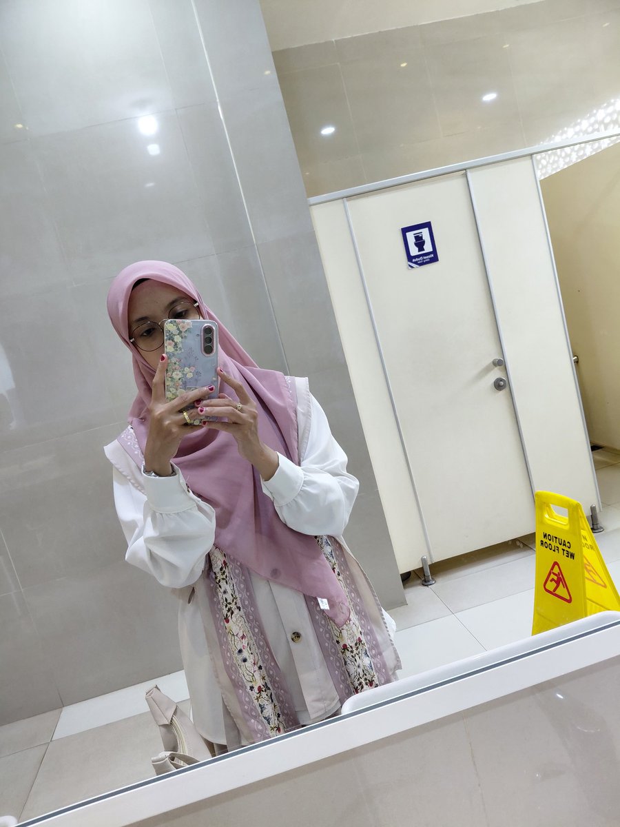 karline888's tweet photo. Balik pondk yang terakhir kah ini 🙂‍↕️ https://t.co/Da7yjP0LCV