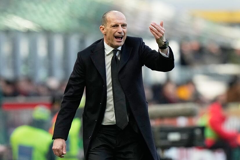 MilanEye's tweet photo. 🚨 Max Allegri and Antonio Conte are in pole position for one of them to become Italy head coach in Gattuso’s place. Both would hardly turn down the national team.

Though Allegri arrived only last year at Milan with the objective of building a long term project

[@DiMarzio] https://t.co/P4Xvd7v82b