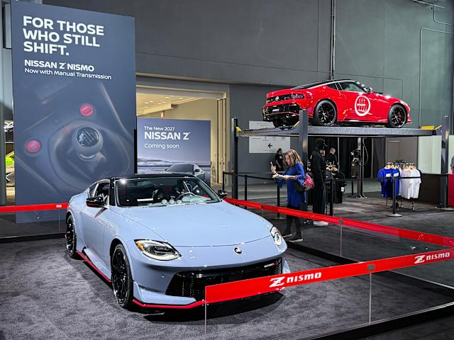 Alpha_Bronze's tweet photo. Nissan Americas chair Christian Meunier came to the New York International Auto Show with a simple message: The brand is back, and it’s building in America! $NSANY #automotive #NYIAS #NYAutoShow
https://t.co/ZFoutH37DD https://t.co/6FUgHu12gs
