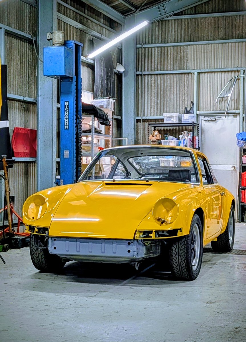 まーさんガレージ@911レストア頑張る tweet media