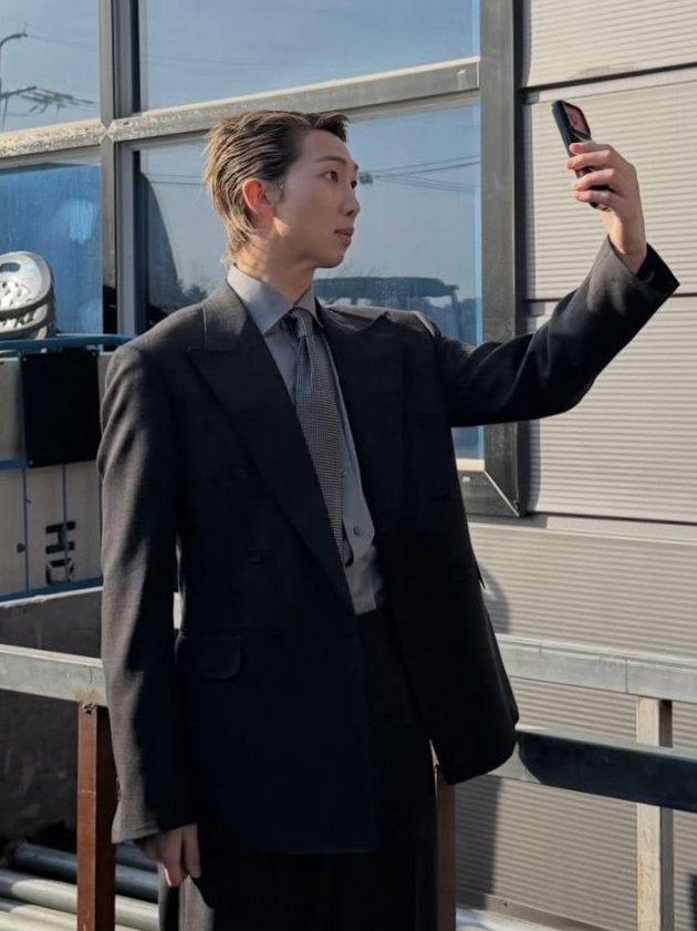 he's so stunning