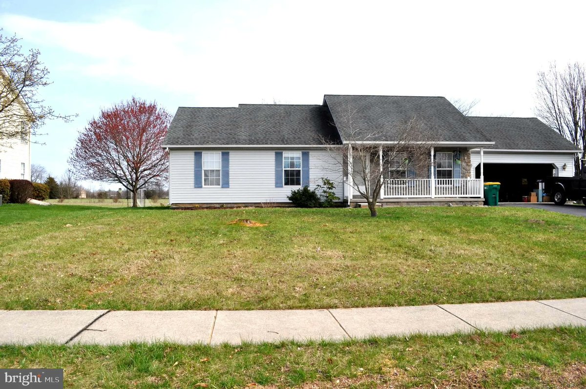 GinterGroup's tweet photo. 123 Derby Drive, Hanover, PA, 17331
3 bed | 2 bath 3144 Sq. Ft.
Active | 324900
https://t.co/XUDvkxhq1O
Offered for the very first time, this custom-built rancher has been lovingly maintained by its original owner and is ready to welcome its next chapter. Designed for true... https://t.co/KpgwNKmTrT
