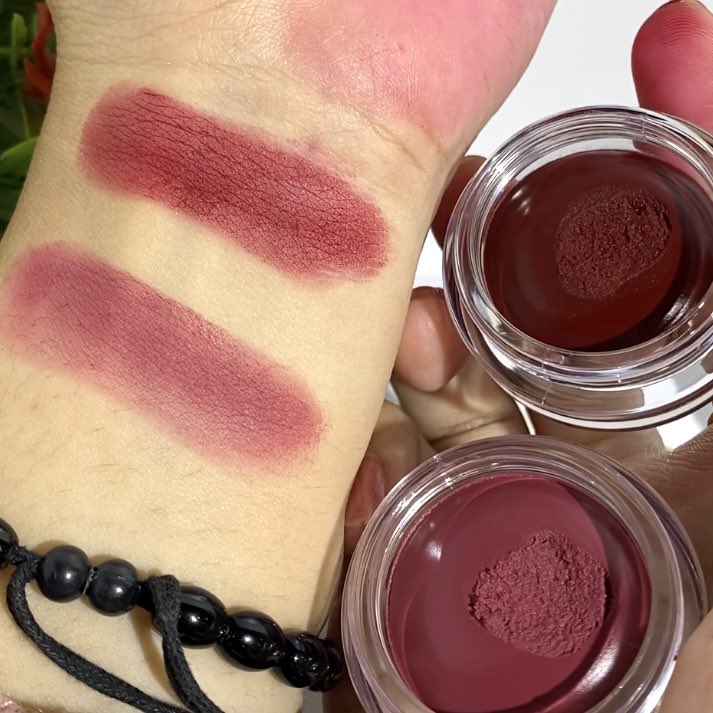 peolippy's tweet photo. creamy, bouncy, and so pretty🎀

ini adalah lip pot pertamaku &amp; ternyata aku suka sekali~!!! https://t.co/eSSL5sT7Py