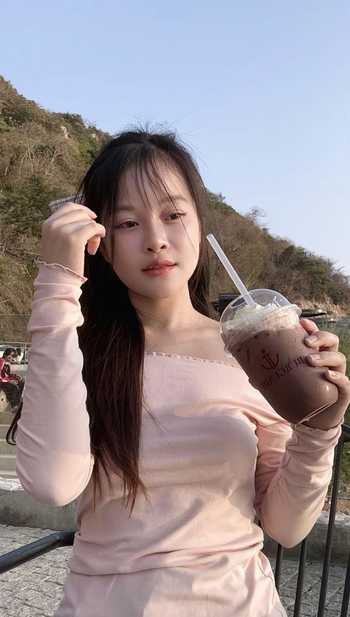Oil ชอบกินหมูกะทะ tweet media