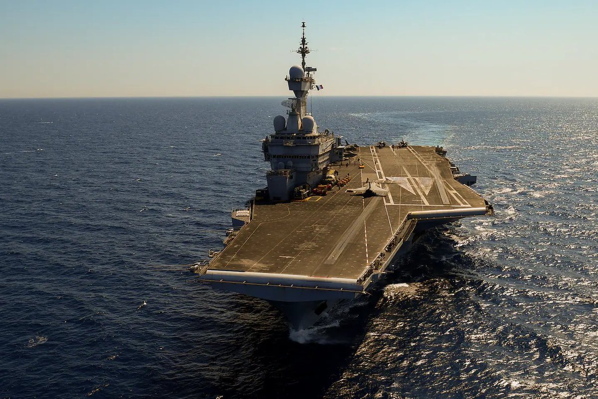 Louis de Bourbon tweet media