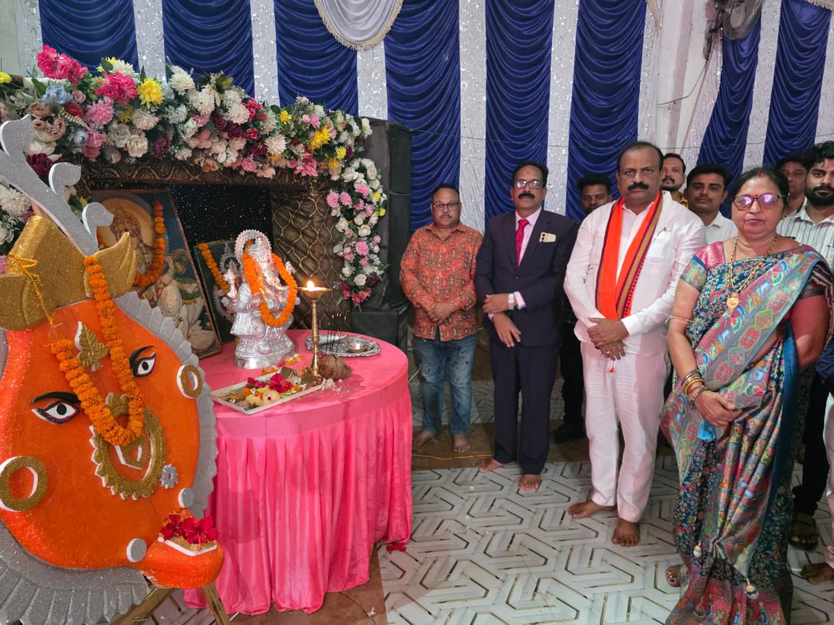 ashwiniksarangi's tweet photo. ବରଗଡ଼ର ସୌଖୀନ ରଙ୍ଗମଞ୍ଚରେ ଆୟୋଜିତ ରେନବୋ ପବ୍ଲିକ୍‌ ସ୍କୁଲ୍‌ର ବାର୍ଷିକ ଉତ୍ସବରେ ମୁଖ୍ୟ ଅତିଥି ଭାବେ ଯୋଗଦାନ କରି ଛାତ୍ରଛାତ୍ରୀମାନଙ୍କୁ ଉତ୍ସାହିତ କଲି।

#RainbowPublicSchool #Bargarh #AnnualFunction #Odisha https://t.co/4zvcouHhn4