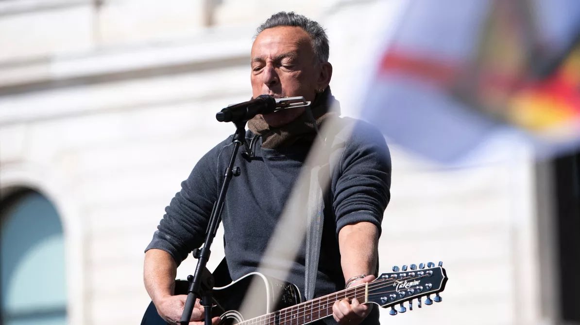 Delcroixx's tweet image. «Cette Maison-Blanche détruit l’idéal américain» : #BruceSpringsteen lance sa tournée «politique» à #Minneapolis
lefigaro.fr/musique/cette-… via @Figaro_Culture