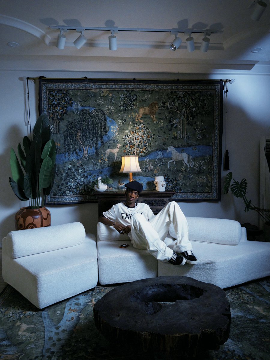 shy lover tweet media