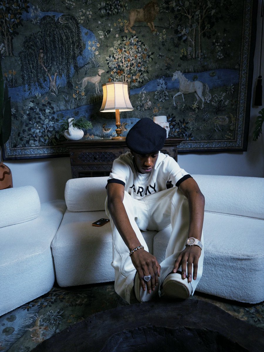 shy lover tweet media