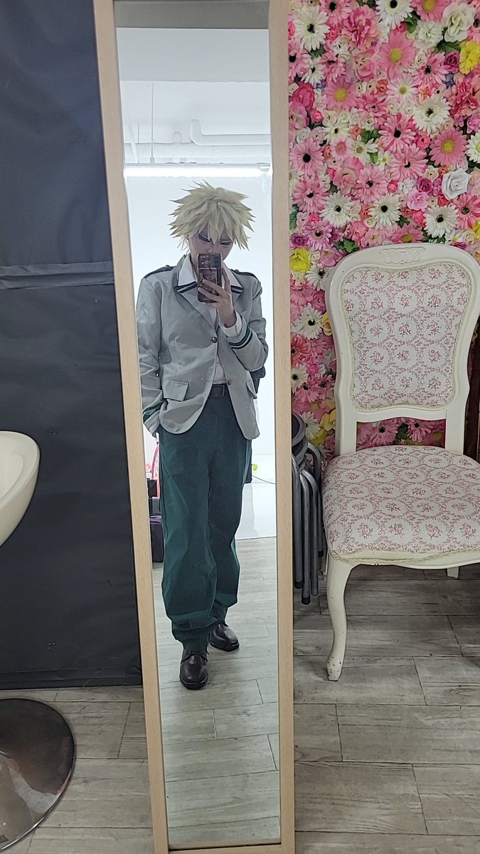 灰色 4/5なかコス☂️ 11ラブスピ⚔️、12🌳 tweet media