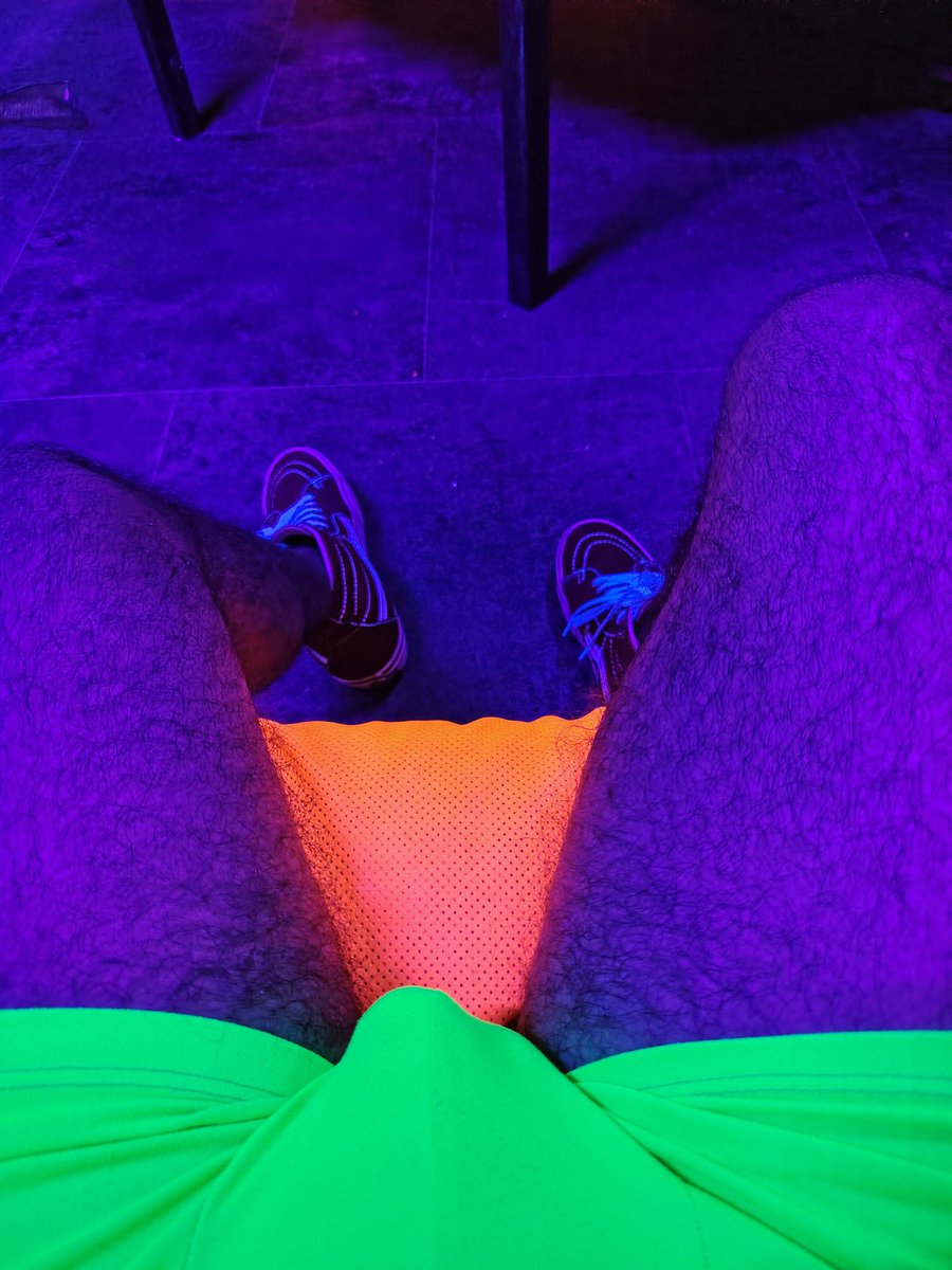 hairy_boy201's tweet photo. Que rico me la pase en @dallas__mx , me comí cuatro vergas XL súper deliciosas 🤤😈
#cdmx #zonarosa #lugardeencuentro #vergasdemachos https://t.co/SHbJjmmFn0