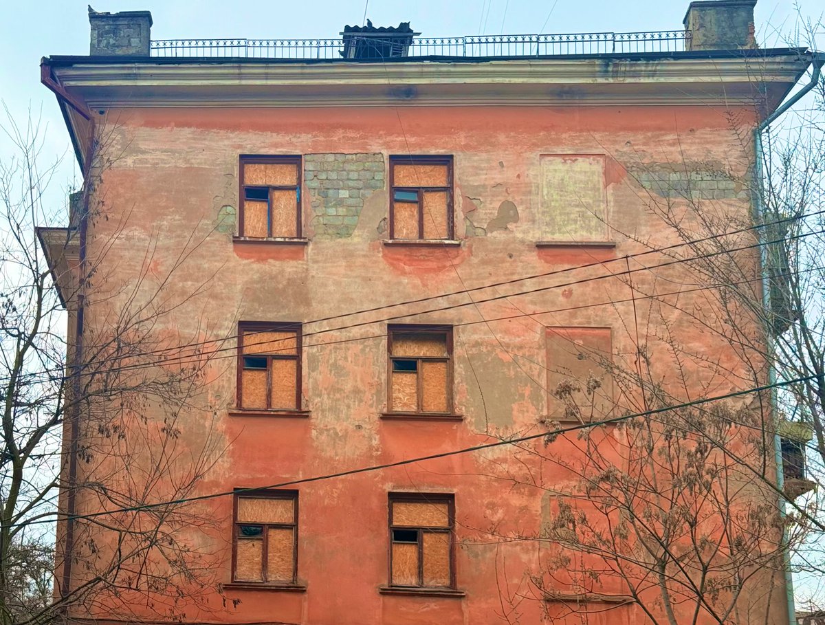 ZarinaZabrisky's tweet photo. 🔴 Russian FPV drone attacks.

Kherson. 1 April:

10
11:20 a car,  2 killed, 1 injured
13
15:20 an ambulance
16
16:30
16:40 a car, men, 40, 46, a  woman, 65 injured
17:50 a high-rise
18 a high-rise
18:15 a high-rise; a civilian
19 a car
19:30 a car
20:40 
22:40

Kherson_non_fake https://t.co/OkQSoTPm6U