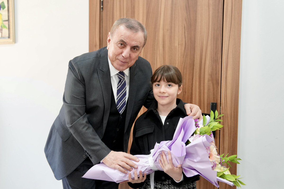 veysisahinn47's tweet photo. H. Nuri-Makbule Yeşilmen İlkokulu 3-C sınıfı öğrencilerimizi misafir etmekten büyük mutluluk duyduk.

Keyifli bir sohbet gerçekleştirerek onlara ilham olmak adına güzel bir buluşmaya imza attık. Geleceğimizin teminatı olan çocuklarımıza başarılarla dolu bir eğitim hayatı diliyoruz.