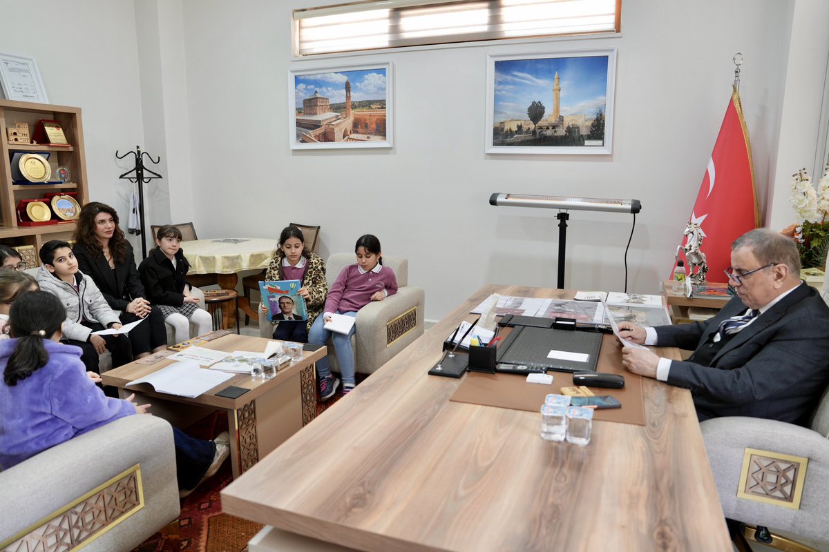 veysisahinn47's tweet photo. H. Nuri-Makbule Yeşilmen İlkokulu 3-C sınıfı öğrencilerimizi misafir etmekten büyük mutluluk duyduk.

Keyifli bir sohbet gerçekleştirerek onlara ilham olmak adına güzel bir buluşmaya imza attık. Geleceğimizin teminatı olan çocuklarımıza başarılarla dolu bir eğitim hayatı diliyoruz.