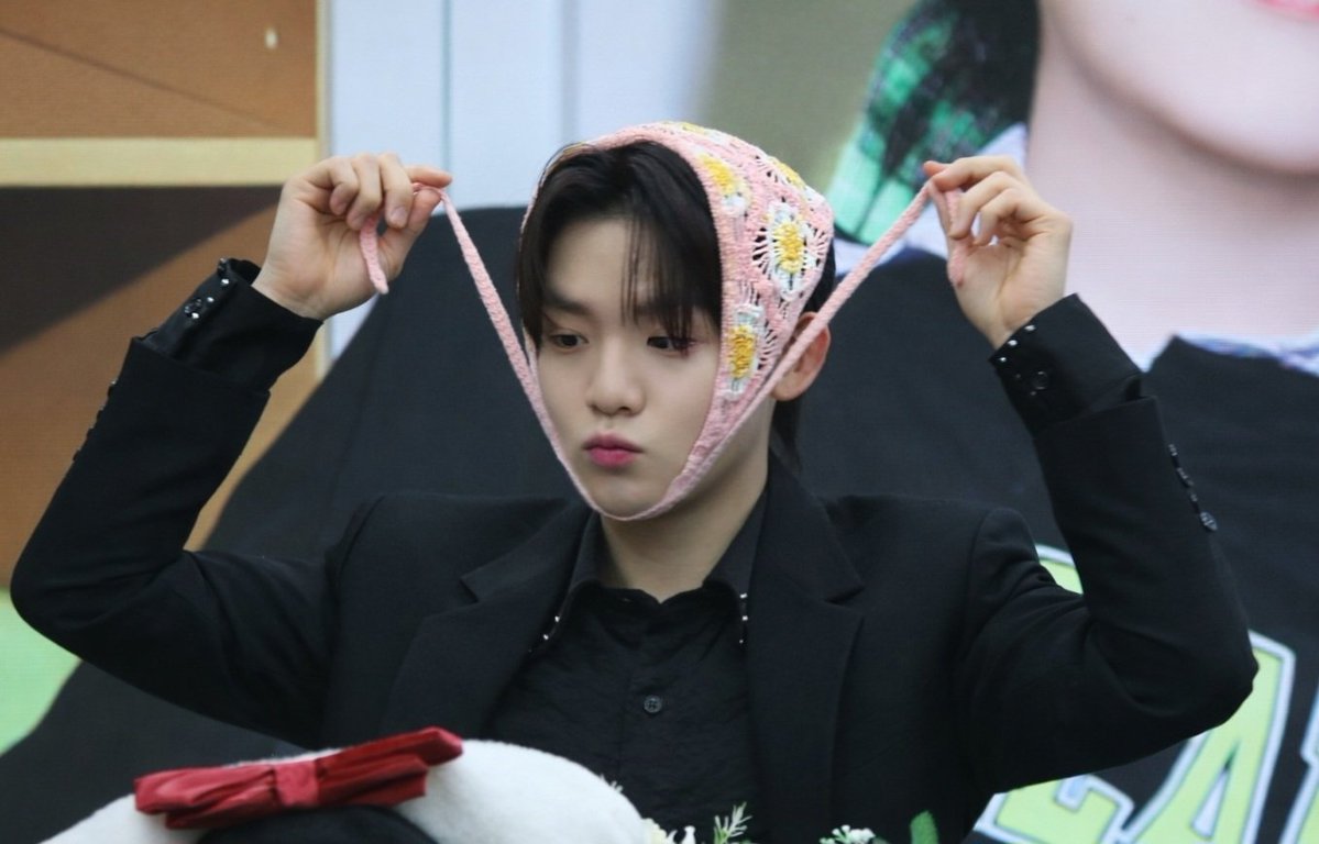 수염만 없다면 아직은 와기페이스!
#틴탑 #리키