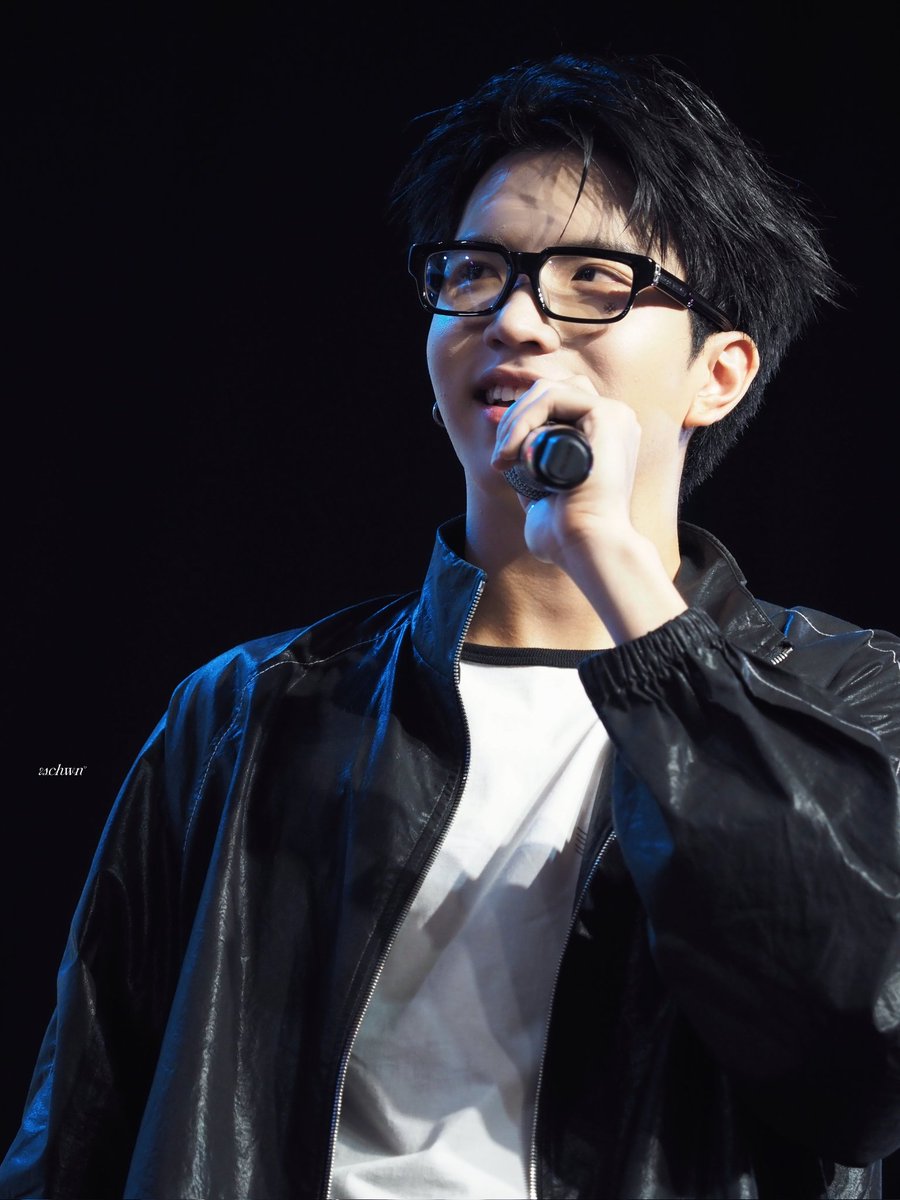 SCHWNSiGHT tweet media