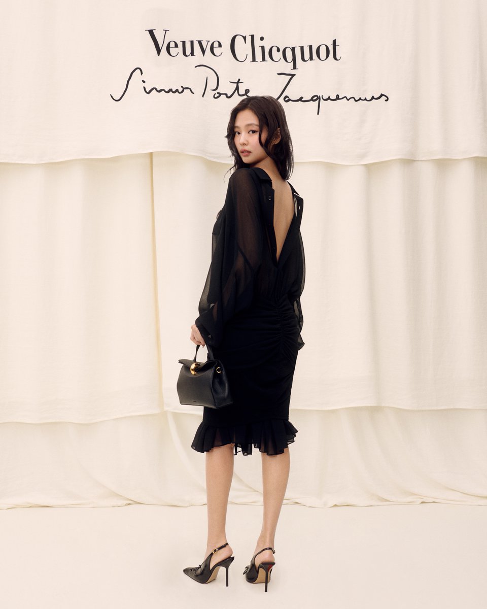 jacquemus's tweet photo. At Museum SAN with our guests and Veuve Clicquot, celebrating La Grande Dame 2018.

#Jennie
#Suesasha
#LeeJungJay
#KyunghwaLee
#DaiNakai
#HioMiyazawa
#SeungJu https://t.co/5J8SKXY1Ca