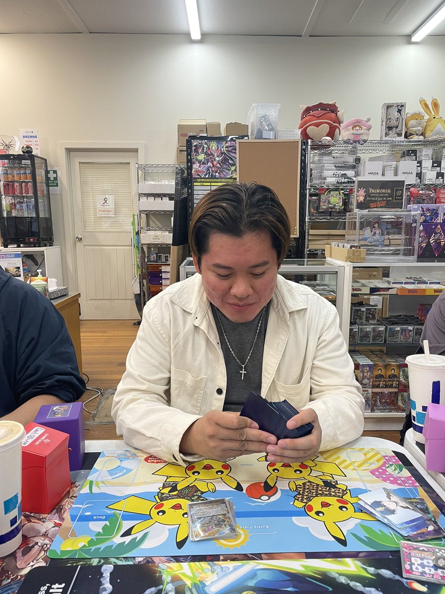 Eni ⋆˙⟡ tweet media