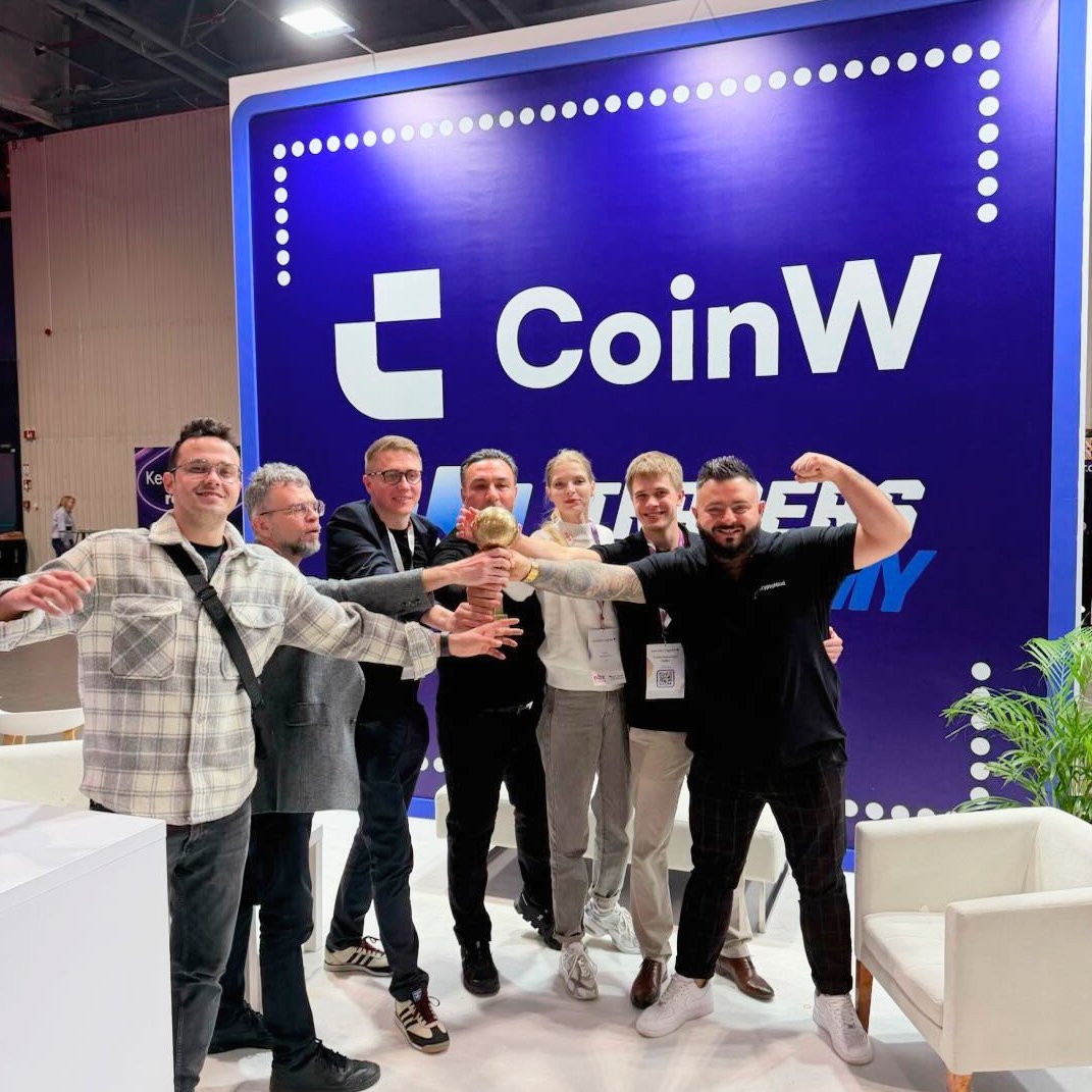 CoinW Arabia tweet media