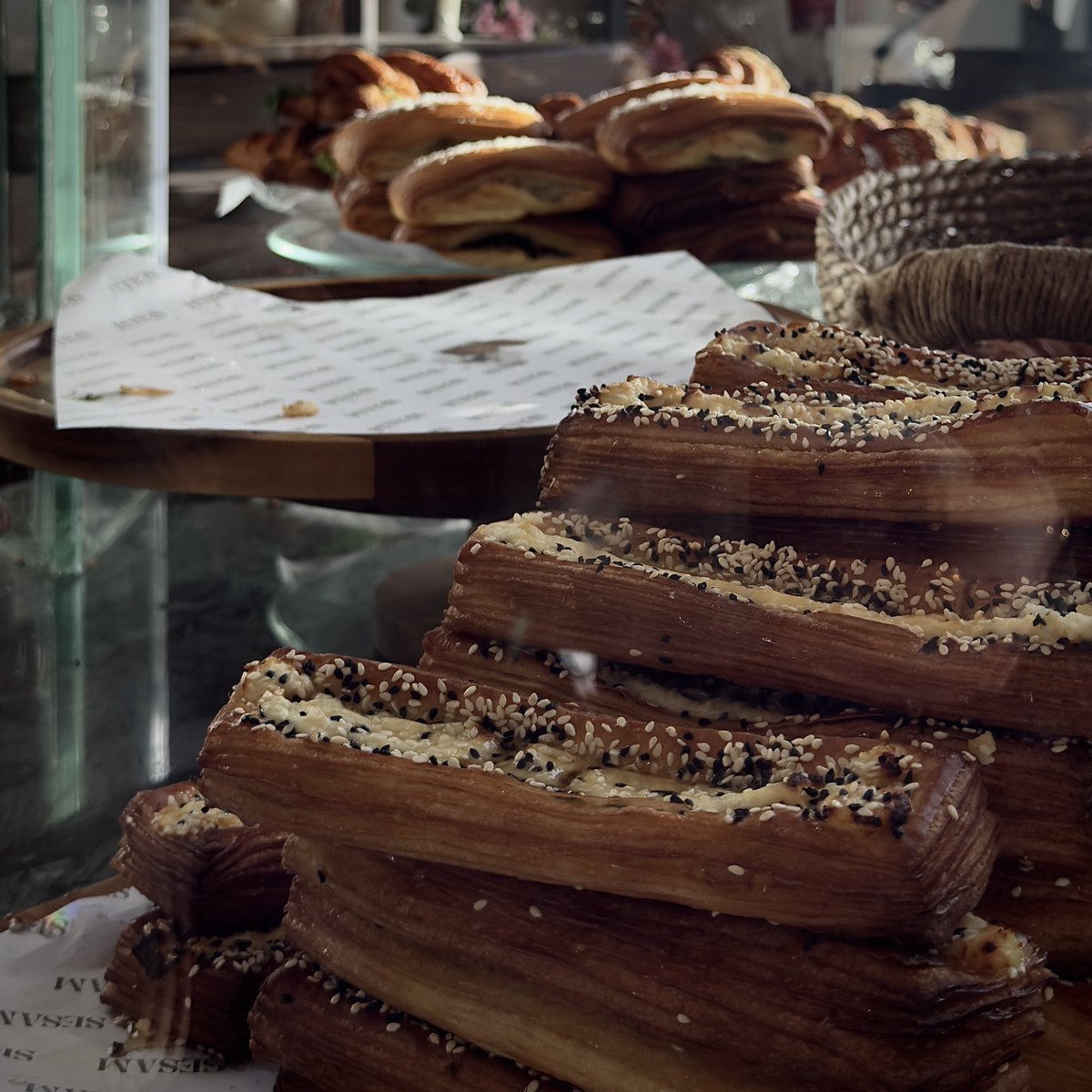 𐐪𐑂 tweet media